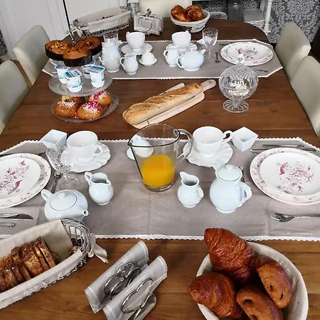 Chateau De Heaas Guest house Feas