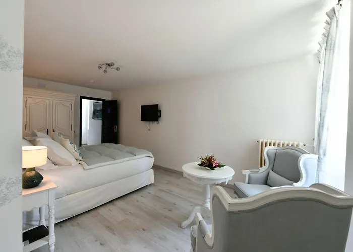 Chateau De Heaas 3* Feas