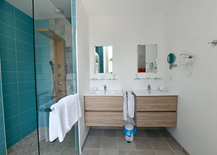 Chateau De Heaas בית הארחה 3*