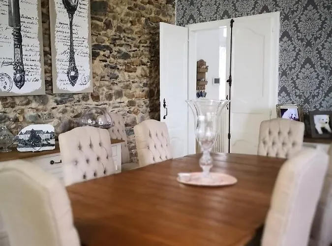 בית הארחה Chateau De Heaas Feas